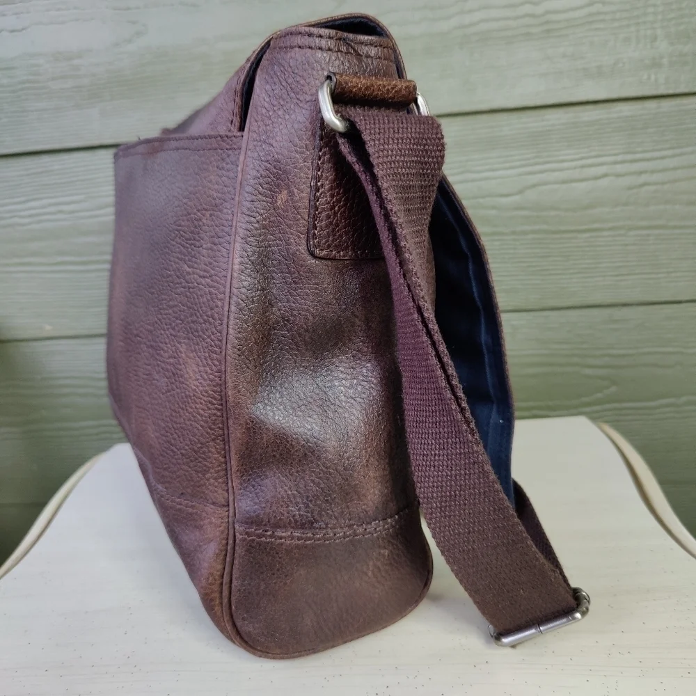 The British Belt Company Antique Cruz Dark Brown Leather Messenger Laptop Bag